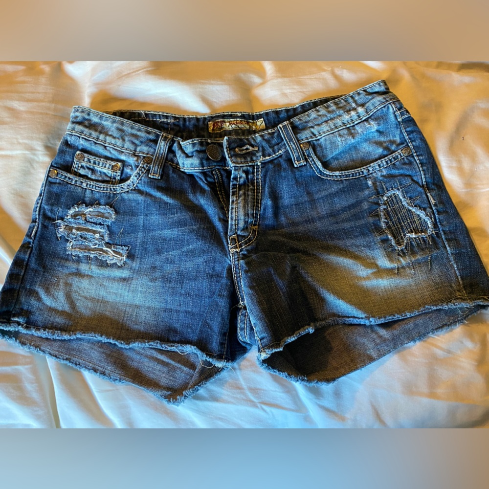 BKE Madison Jean Shorts, Size 29. Worn a handful of time e. Great condition